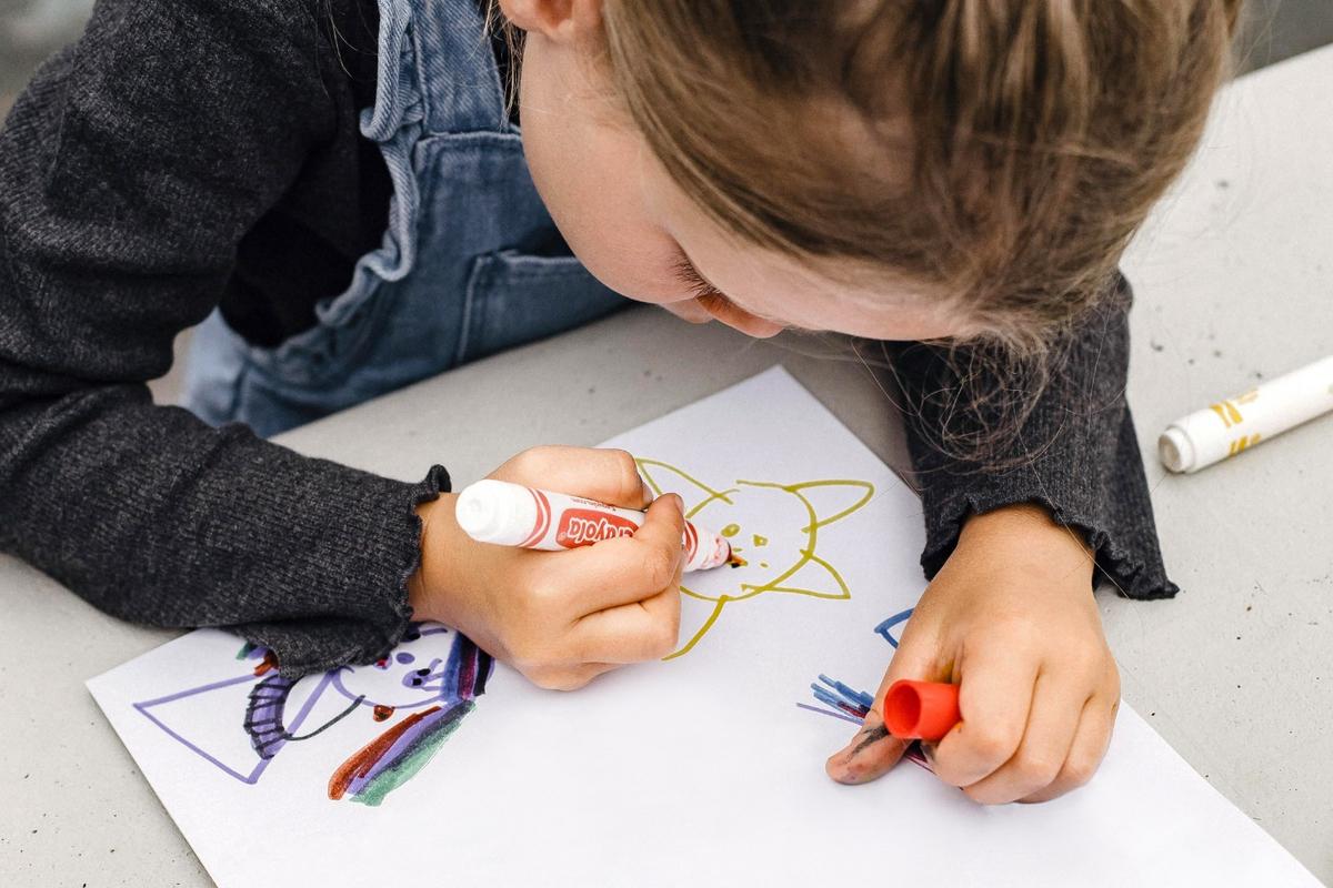 Zückt eure Buntstifte 🖍️: Kinder haben oftmals so manche...